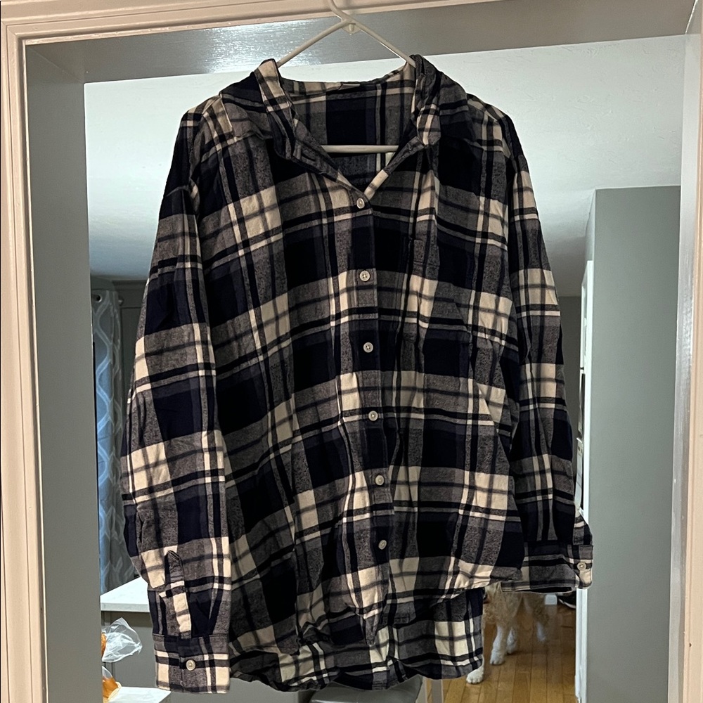 Old Navy Navy navy blue and white plaid flannel